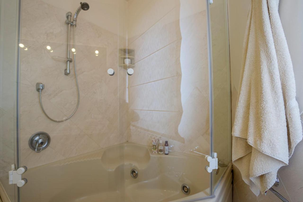 Sunny Rooftop Loft With Gorgeous Views Of אולביה מראה חיצוני תמונה